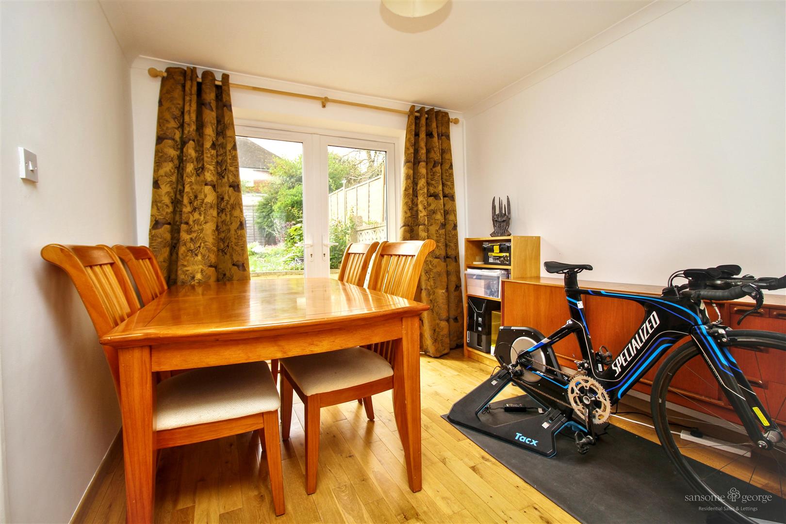 3 bed property in Brockley Close, Reading